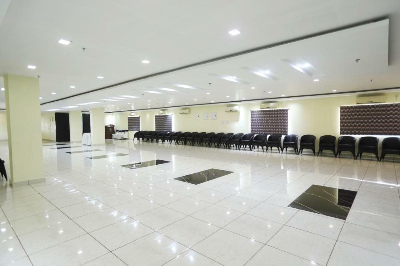 Hotel Radhika Regency Rourkela Екстер'єр фото