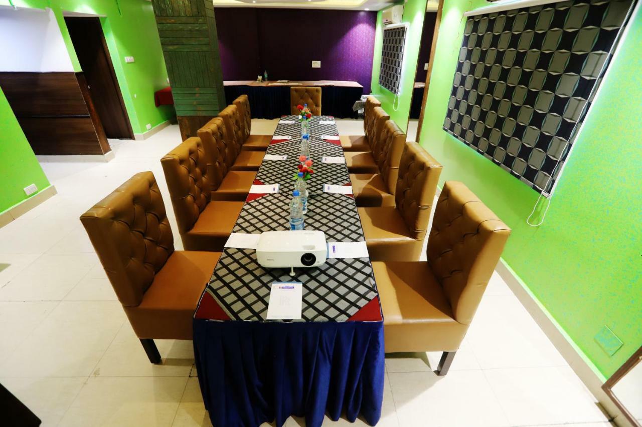 Hotel Radhika Regency Rourkela Екстер'єр фото